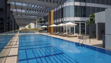 Piscina externa sazonal