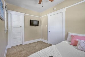 2 bedrooms, desk, iron/ironing board, travel cot