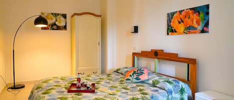 1 bedroom, desk, travel cot, free WiFi