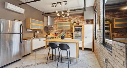 Chic Artist Flat on Fun Brewery & Restaurant Strip