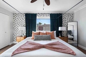 5 soverom, skrivebord, wi-fi og sengetøy