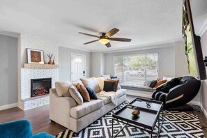 TV, DVD-spiller og stereoanlegg