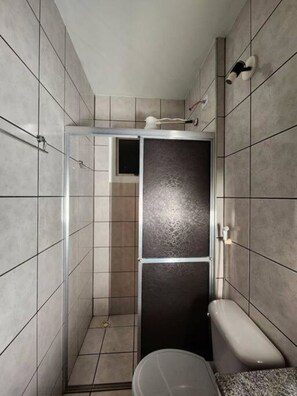 Handtücher, Seife, Toilettenpapier