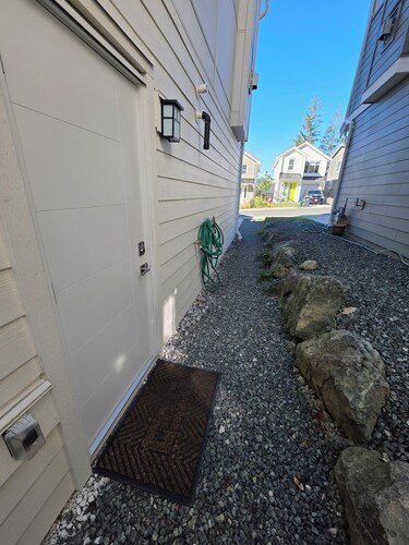 New Langford Suite near Lake & Mall | Free Parking