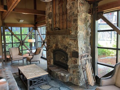 Silverside Chalet: Family-friendly 1BDRM condo next to the waterpark and gondola