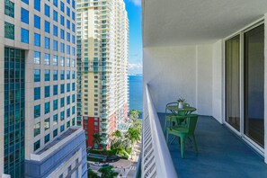 Deluxe Apartment | Balcony
