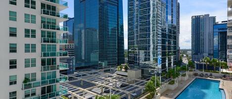 Outdoor pool, pool umbrellas, sun loungers