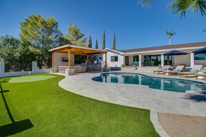 Outdoor pool, a heated pool