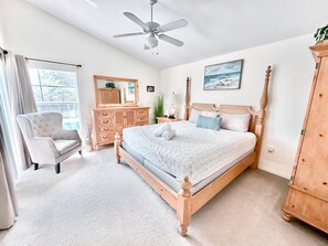 4 habitaciones, tabla de planchar con plancha, wifi y ropa de cama