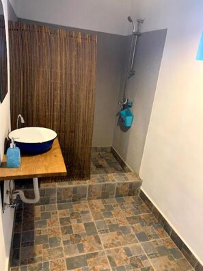 Handtücher, Seife, Toilettenpapier