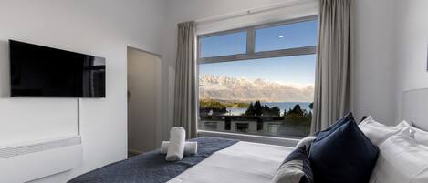 3 chambres, fer et planche à repasser, Wi-Fi, draps fournis