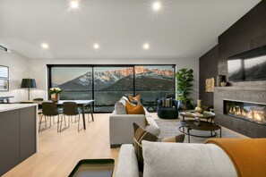 Smart TV, chimenea