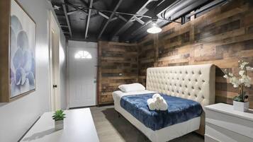 6 Schlafzimmer, Bügeleisen/Bügelbrett, Reisekinderbett, WLAN