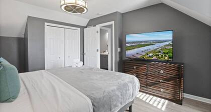 Minutes to Downtown Saint Charles, Cozy/Chic Home