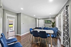 Dining - Contemporary Chicago Getaway (Lombard)