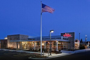 Exterior - Contemporary Chicago Getaway (Lombard)