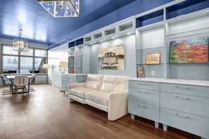 TV, fireplace - Downtown Penthouse Su (Steamboat Springs)