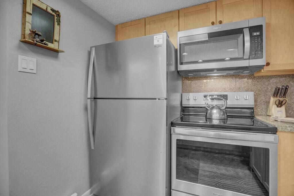 Refrigerador, microondas, horno, placa de cocina