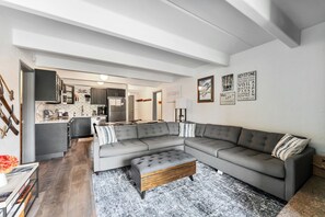 Televisie en een open haard
