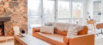 Modern Mountainside Chalet