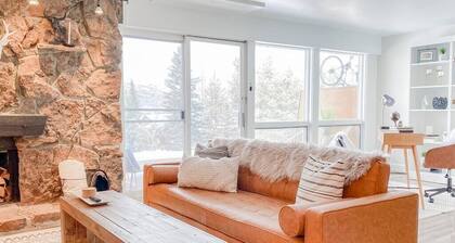 Modern Mountainside Chalet