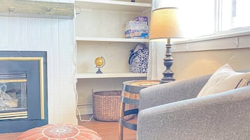 TV, fireplace, offices