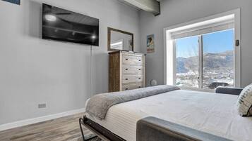 1 slaapkamer, een strijkplank/strijkijzer, wifi, beddengoed