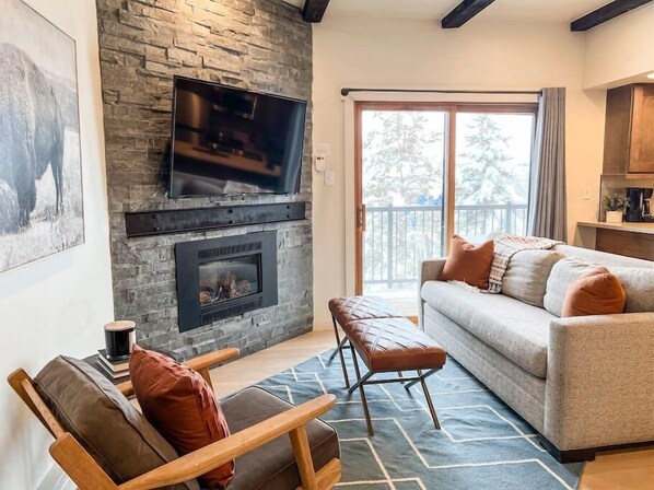 Télévision, cheminée