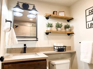 Douche, sèche-cheveux