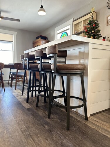 Blue Barn Farmhouse - 30 min from Great Sand Dunes / 20 min from Hot Springs.