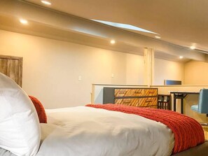 1 多间卧室、熨斗/熨衣板、WiFi、床单