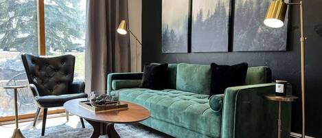 TV, lareira, escritórios