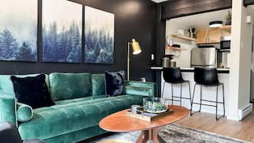TV, fireplace, offices