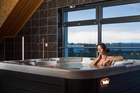 Tina de hidromasaje privada
