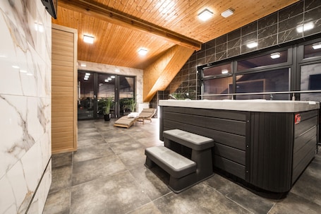 Jetted bathtub. Południk Park Hotel Conference&SPA