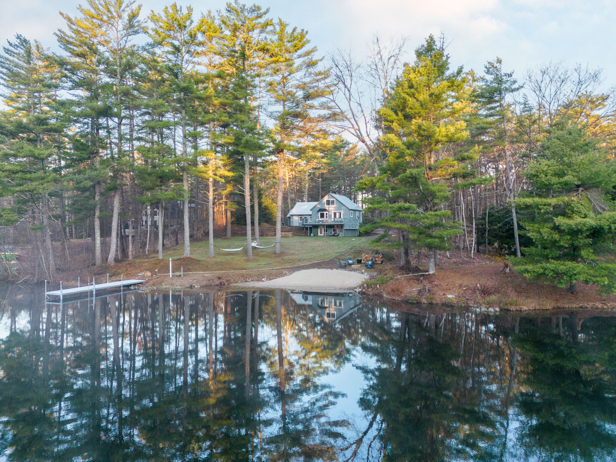 Family-Friendly Lakeside Retreat - Fall Colors & Winter Adventures