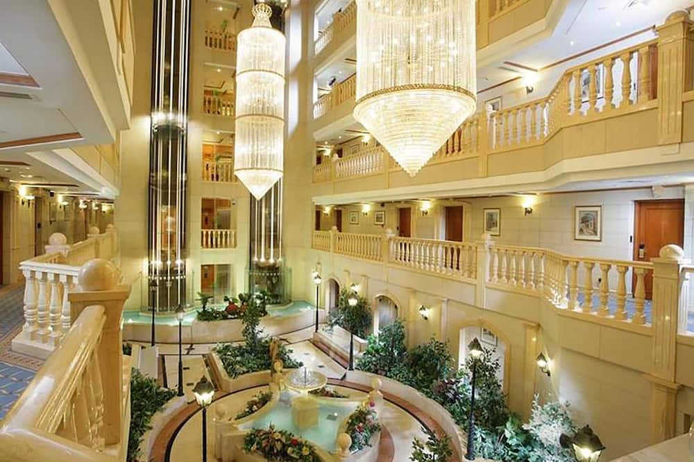 Knight Castle Hotel