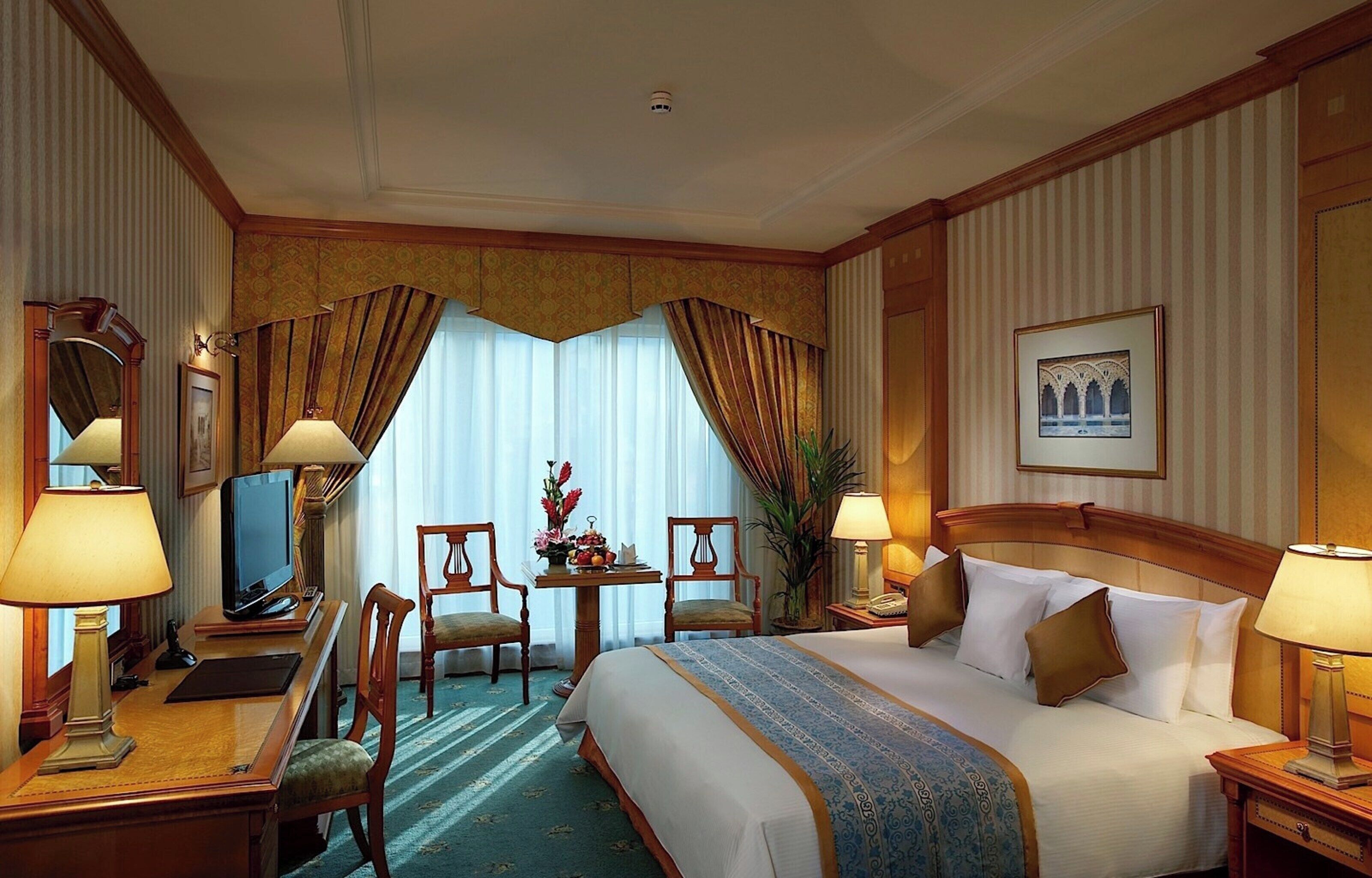 Minibar, in-room safe, iron/ironing board, free WiFi