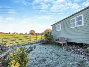 Property grounds - Shepherds Hut - UK45529 (Leighton, near Shrewsbury)