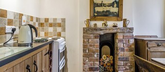 Shepherds Hut - UK45529