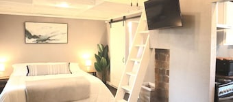 Brand New Carriage House!