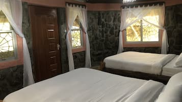 1 bedroom, bed sheets