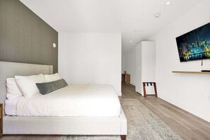 Premium bedding, blackout curtains, free WiFi, bed sheets - High-End Brickell Condos (Miami)