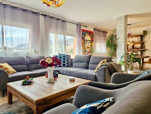 TV - SR Penthouse Parque Olivar Torremolinos (Torremolinos)