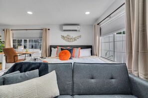 1 bedroom, iron/ironing board, WiFi, bed sheets - Tampa's Hidden Gem - 1BR/1BA Guest Suite (Tampa)