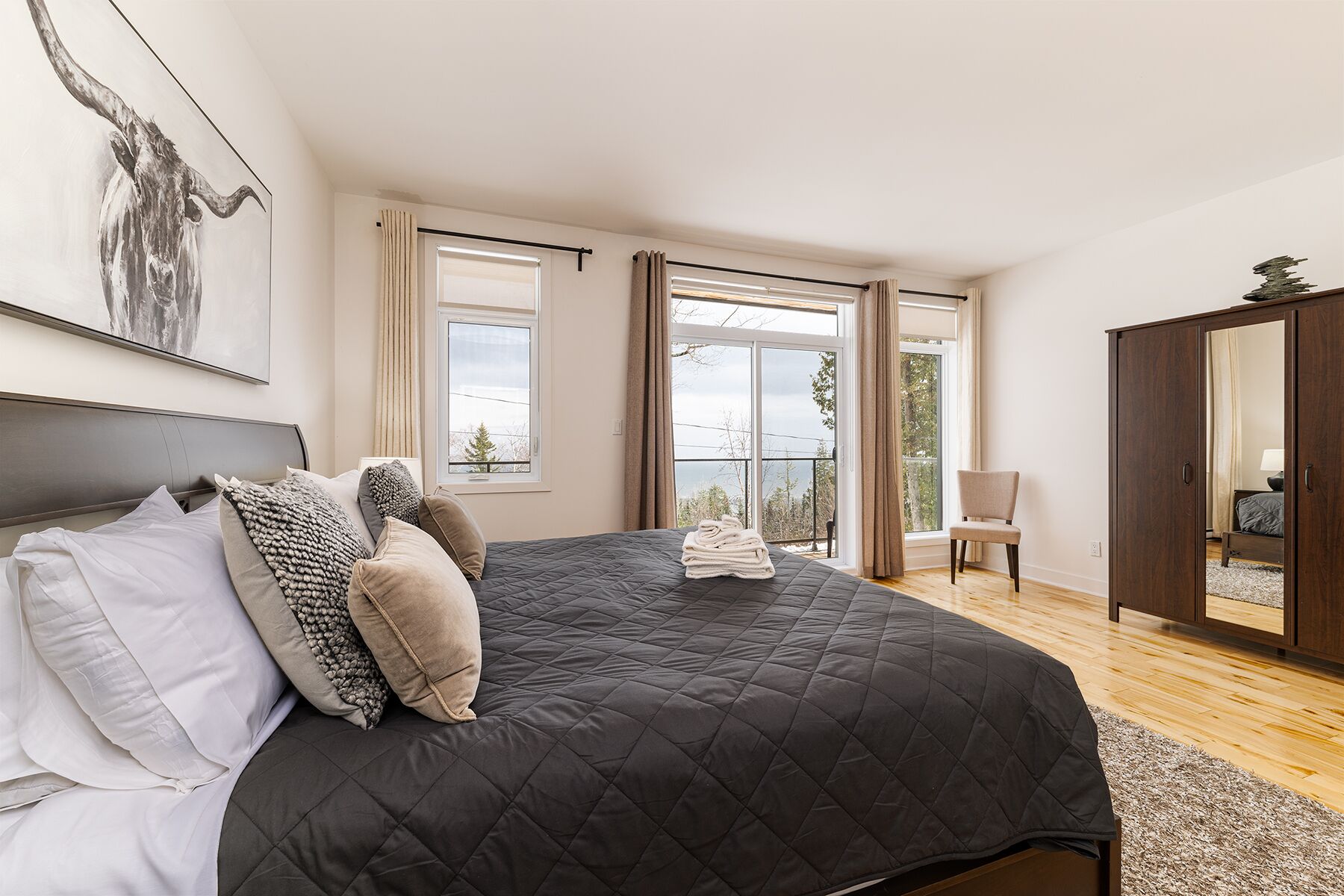 3 chambres, fer et planche à repasser, accès Internet, draps fournis