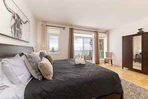 3 bedrooms, iron/ironing board, Internet, bed sheets