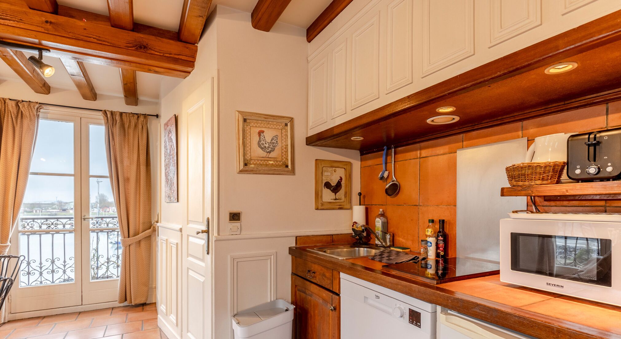 Réfrigérateur, micro-ondes, four, lave-vaisselle