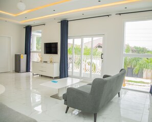 Living area - Luxurious family friendly apartment in the serenity of Adenta, Accra. (Adenta Municipality)