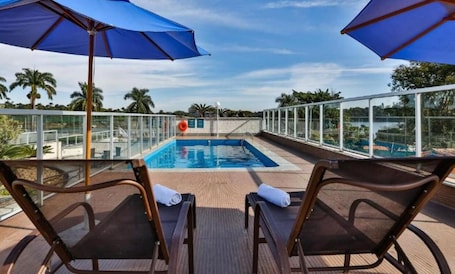 2 piscinas al aire libre